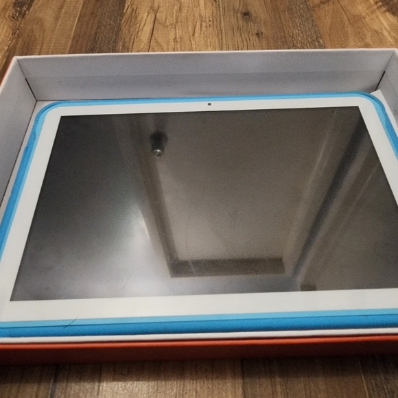 Okulaku 10.1" Tablet - Picture 2 of 16